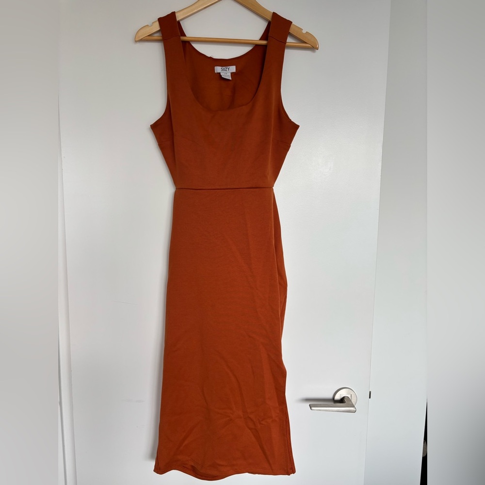 Suzy Shier 16” PTP Midi Dress with Back Cutout, Terracotta, Size Large.